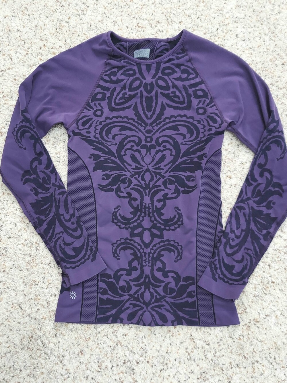 Athleta Twist Tatoo Long Sleeve Compression Purple Workout Top Women L Active